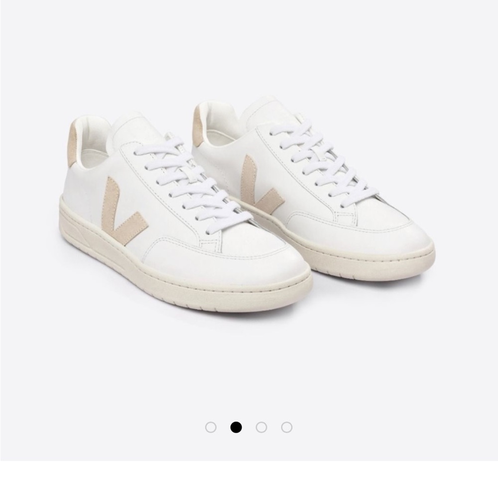Veja v12 sable tan